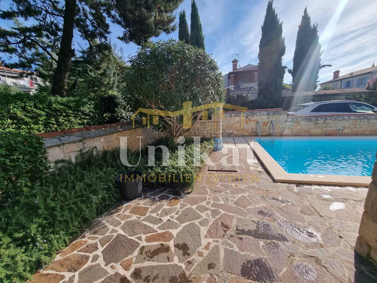 Dvojna hiša v istrskem slogu